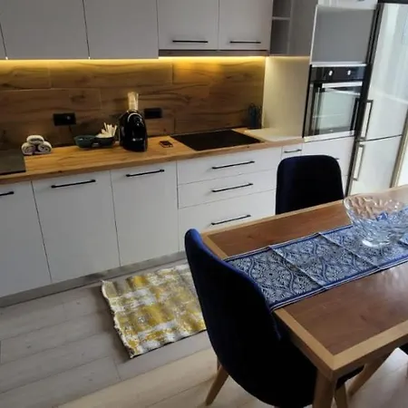Hidden Gem, Modern 2bedroom, Amazing Terrace-free Parking-your Away From Daire