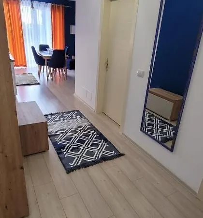 Hidden Gem, Modern 2bedroom, Amazing Terrace-free Parking-your Away From * Tiran