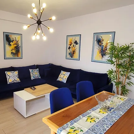 Hidden Gem, Modern 2bedroom, Amazing Terrace-free Parking-your Away From Daire