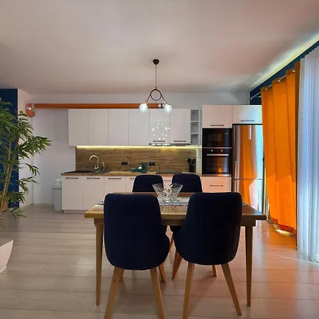 Daire Hidden Gem, Modern 2bedroom, Amazing Terrace-free Parking-your Away From *