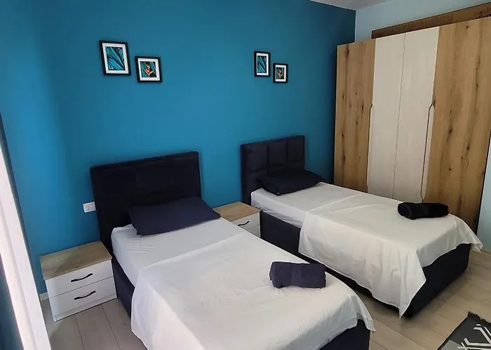 Hidden Gem, Modern 2bedroom, Amazing Terrace-free Parking-your Away From Apartment *