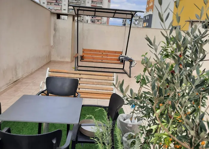 Hidden Gem, Modern 2bedroom, Amazing Terrace-free Parking-your Away From Apartment *
