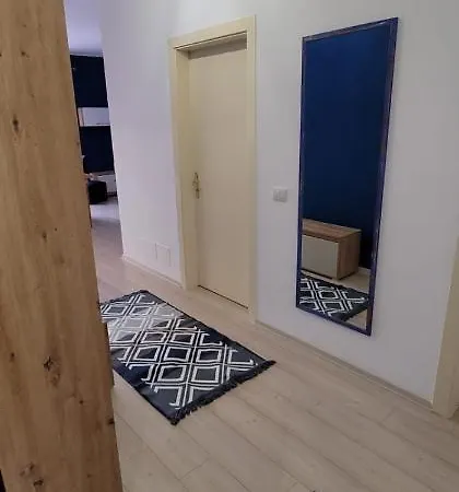 Apartment Hidden Gem, Modern 2bedroom, Amazing Terrace-free Parking-your Away From *