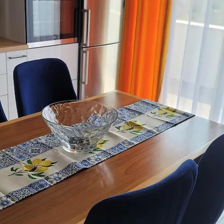 Hidden Gem, Modern 2bedroom, Amazing Terrace-free Parking-your Away From Апартаменты Тирана