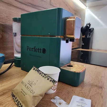 Hidden Gem, Modern 2bedroom, Amazing Terrace-free Parking-your Away From Apartmán Tirana