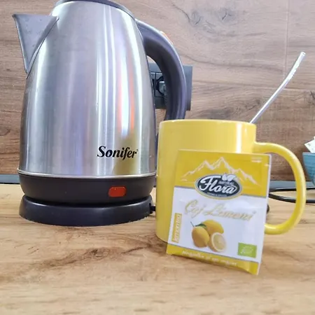 Hidden Gem, Modern 2bedroom, Amazing Terrace-free Parking-your Away From