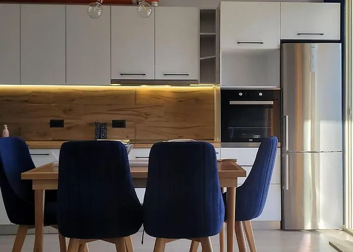 Апартаменты Hidden Gem, Modern 2bedroom, Amazing Terrace-free Parking-your Away From *