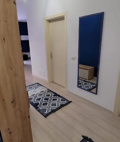 Apartment Hidden Gem, Modern 2bedroom, Amazing Terrace-free Parking-your Away From *