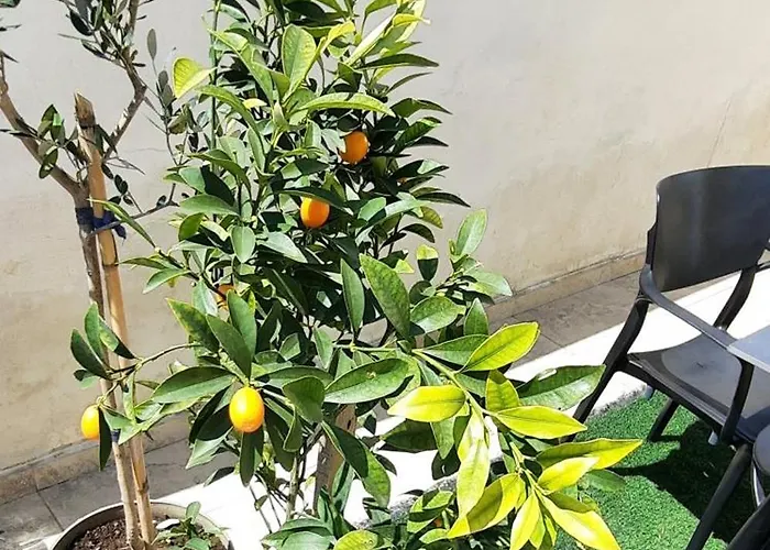 Апартаменты Hidden Gem, Modern 2bedroom, Amazing Terrace-free Parking-your Away From