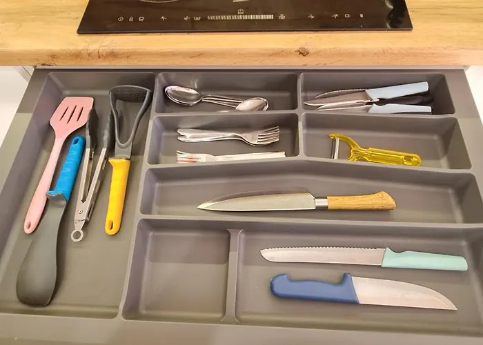 Hidden Gem, Modern 2bedroom, Amazing Terrace-free Parking-your Away From Апартаменты