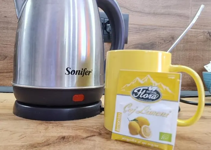 Hidden Gem, Modern 2bedroom, Amazing Terrace-free Parking-your Away From